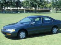 Honda Accord Sedan (1996) - picture 2 of 3