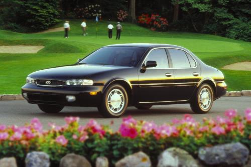 Infiniti J30 Sedan (1997) - picture 1 of 2