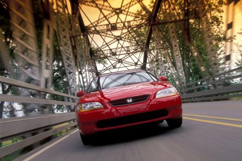 Honda Accord Coupe (1998) - picture 1 of 5