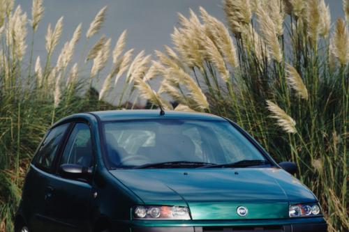 Fiat Punto Sporting (1999) - picture 1 of 3