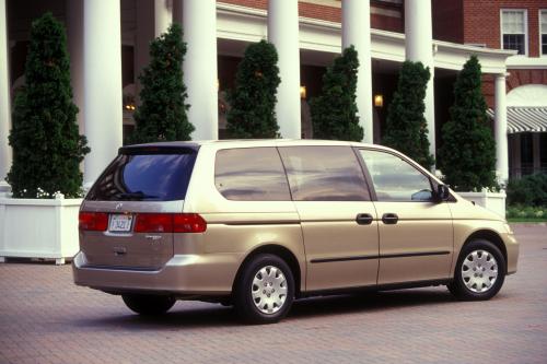 Honda Odyssey (1999) - picture 8 of 12
