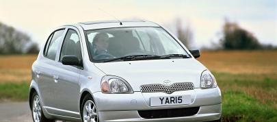 Toyota Yaris (1999) - picture 15 of 24
