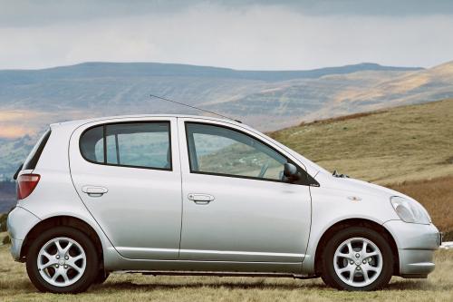Toyota Yaris (1999) - picture 16 of 24