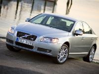 Volvo V70 and S80 (2009) - picture 1 of 6