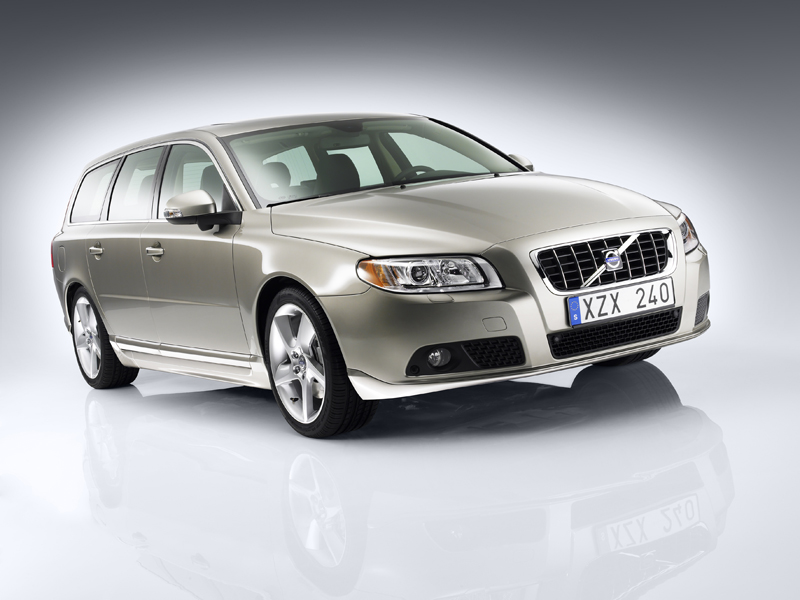 Volvo V70 and S80