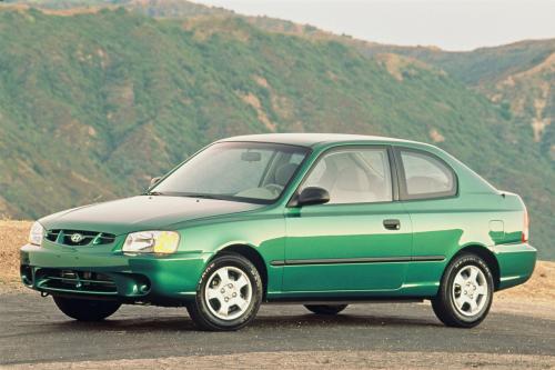 Hyundai Accent (2000) - picture 1 of 2