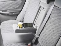 Mazda 626 (2000) - picture 21 of 23