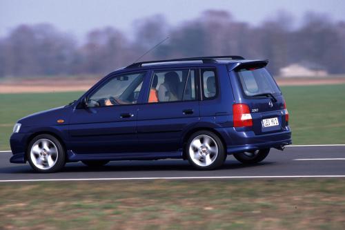 Mazda Demio (2000) - picture 9 of 21