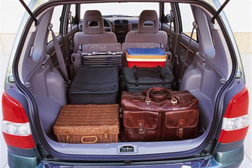 Mazda Demio (2000) - picture 17 of 21