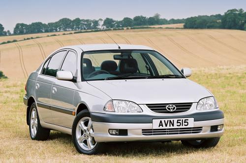 Toyota Avensis (2000) - picture 1 of 10