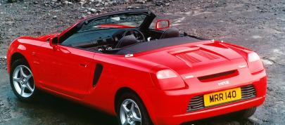Toyota MR2 (2000) - picture 4 of 14