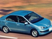 Toyota Prius (2000) - picture 10 of 17