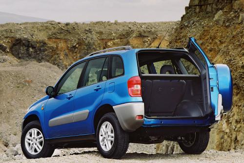 Toyota  RAV4 (2000) - picture 8 of 18