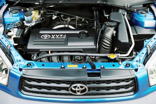 Toyota  RAV4 (2000) - picture 16 of 18