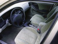 Hyundai Elantra GLS (2001) - picture 6 of 11