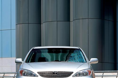 Toyota Camry (2001) - picture 1 of 5