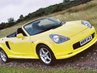 Toyota MR2 Roadster (2001) - picture 2 of 3