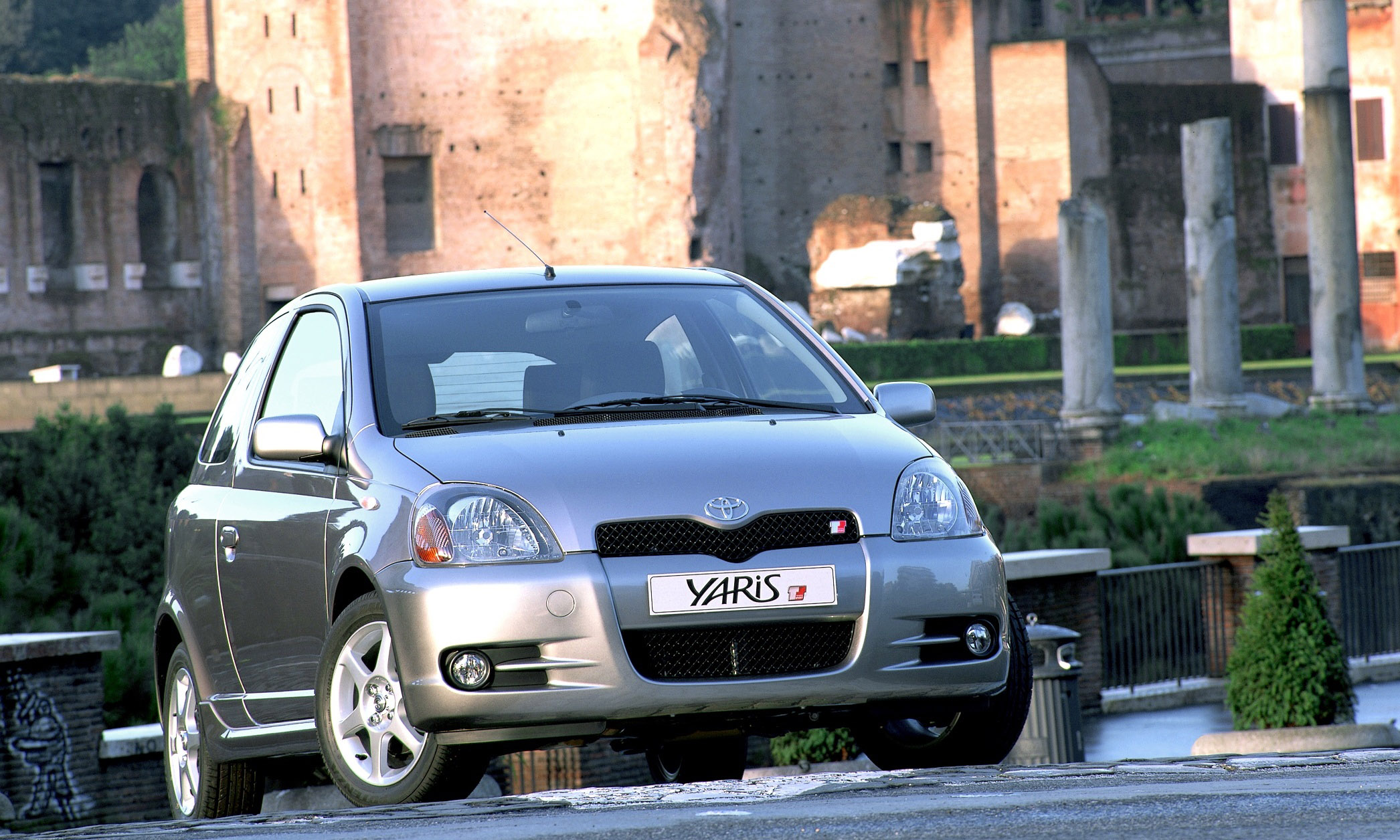 Toyota Yaris T Sport 2001 Picture 10 Of 13