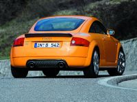 Audi TT 3.2 quattro (2002) - picture 2 of 3