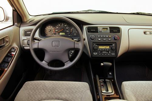 Honda Accord SE (2002) - picture 8 of 8