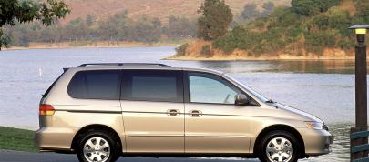 Honda Odyssey (2002) - picture 4 of 16