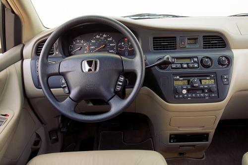 Honda Odyssey (2002) - picture 16 of 16