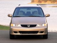 Honda Odyssey (2002) - picture 3 of 16
