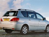 Toyota Avensis Verso (2002) - picture 5 of 6