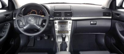 Toyota Avensis (2002) - picture 4 of 4