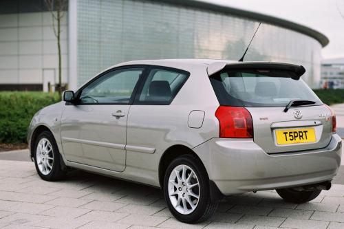 Toyota Corolla T Sport (2002) - picture 8 of 15