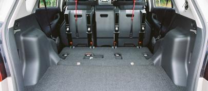 Toyota Corolla Verso (2002) - picture 7 of 9