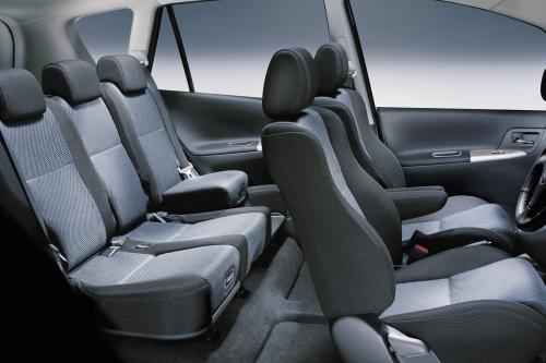 Toyota Corolla Verso (2002) - picture 9 of 9