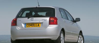Toyota Corolla (2002) - picture 7 of 33