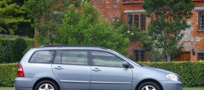 Toyota Corolla (2002) - picture 15 of 33