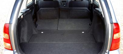 Toyota Corolla (2002) - picture 20 of 33