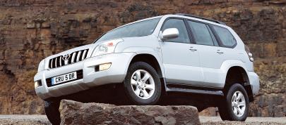 Toyota Land Cruiser 5-door (2002) - picture 4 of 8