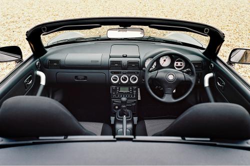 Toyota MR2 (2002) - picture 8 of 10