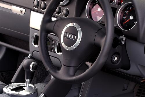 Audi TT (2003) - picture 8 of 8