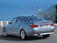 BMW 5 Series (2003) - picture 2 of 3