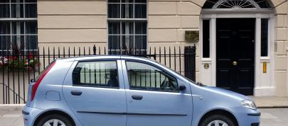 Fiat Punto (2003) - picture 15 of 18