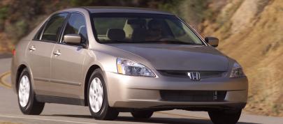 Honda Accord Sedan (2003) - picture 7 of 38