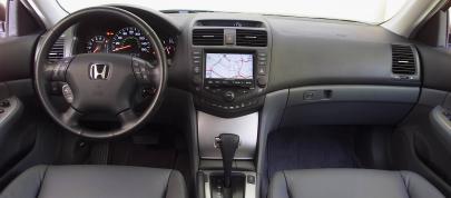 Honda Accord Sedan (2003) - picture 36 of 38