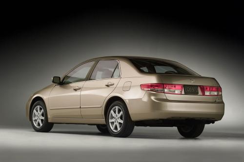 Honda Accord Sedan (2003) - picture 17 of 38
