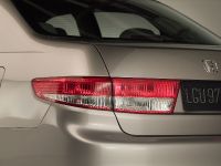 Honda Accord Sedan (2003) - picture 18 of 38