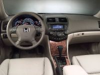Honda Accord Sedan (2003) - picture 37 of 38