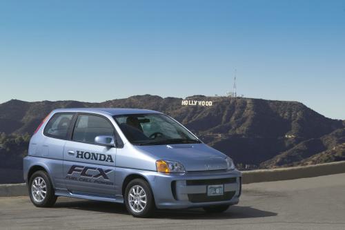 Honda FCX (2003) - picture 9 of 27