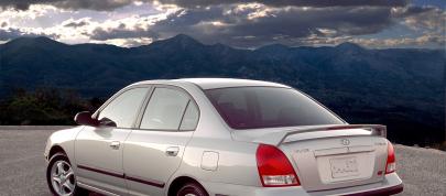 Hyundai Elantra GT 4-Door (2003) - picture 7 of 12