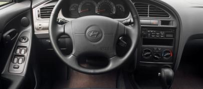 Hyundai Elantra GT 4-Door (2003) - picture 12 of 12