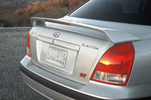 Hyundai Elantra GT 4-Door (2003) - picture 8 of 12