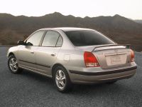 Hyundai Elantra GT 4-Door (2003) - picture 6 of 12
